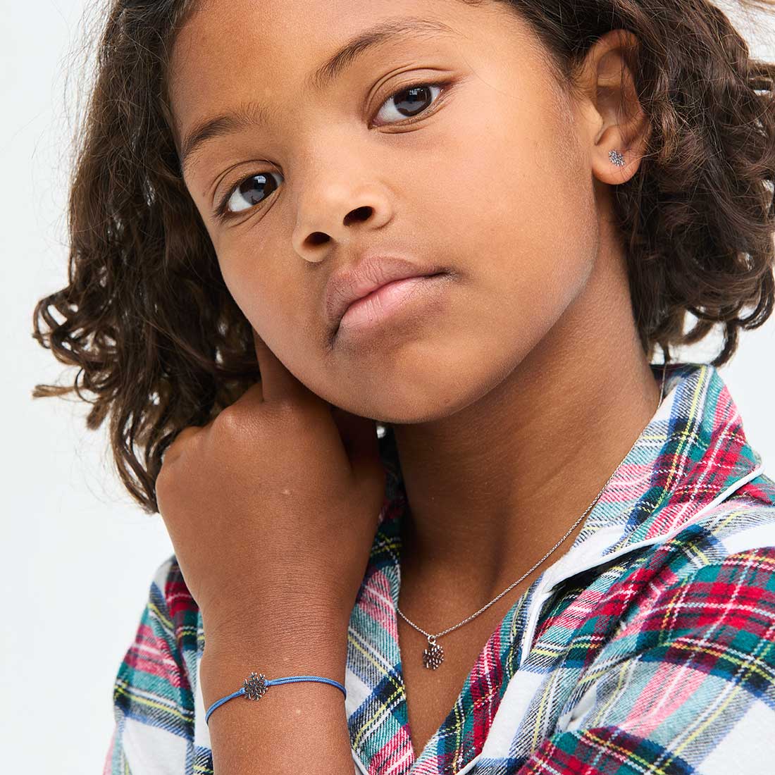 MINI COQUINE SNOWFLAKE NECKLACE