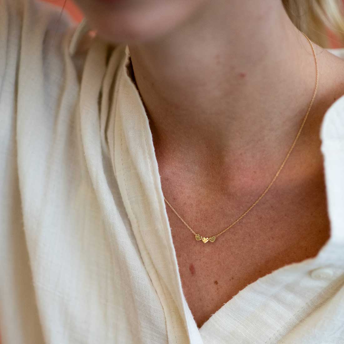 COLAR LOVE 3 CORAÇÕES PEQUENOS