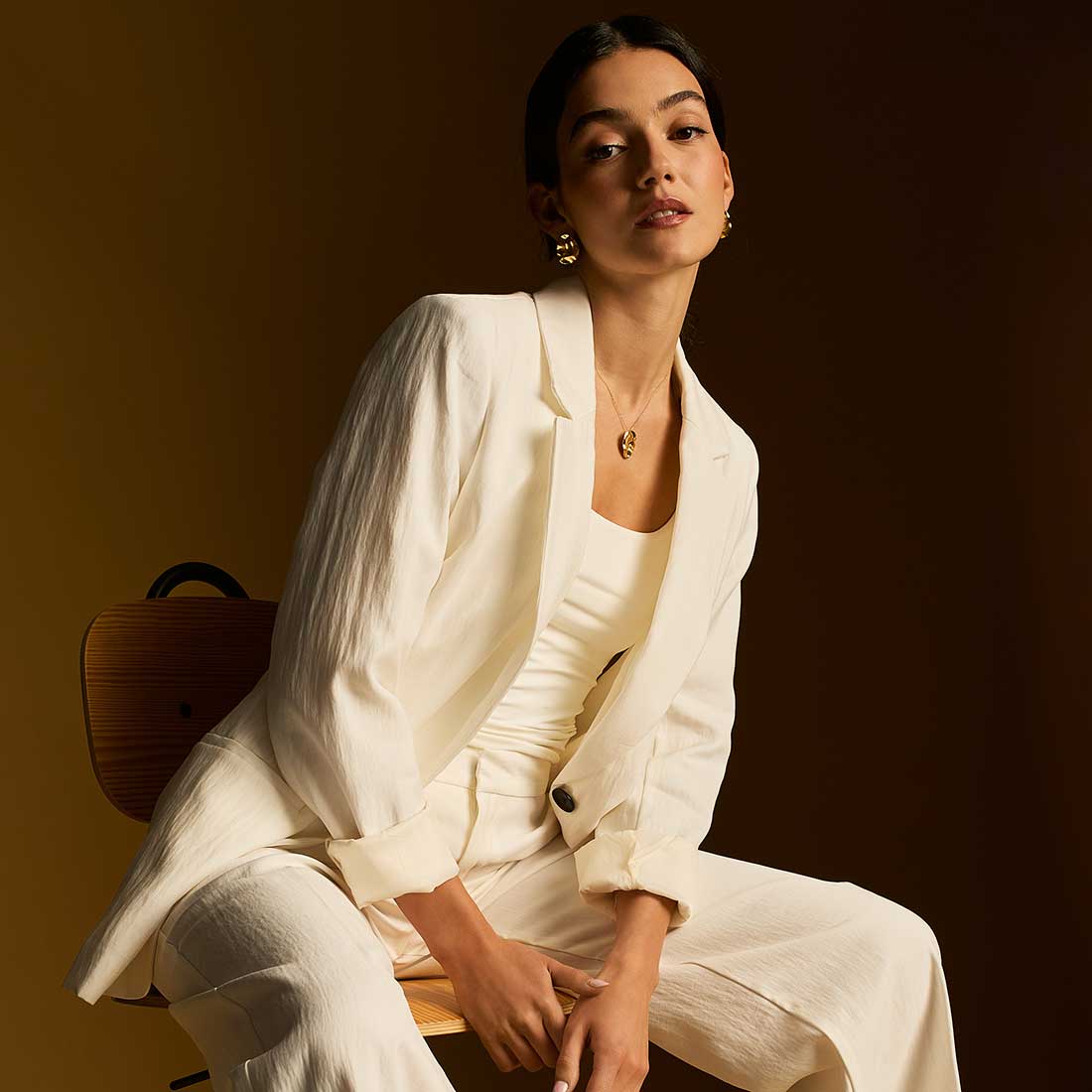 BASIC RUSTIC BUTTON EARRINGS